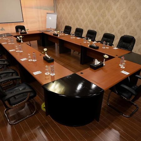 דובאי Al Jawhara Hotel Apartments מראה חיצוני תמונה
