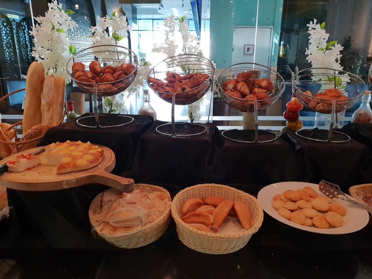 דובאי Al Jawhara Hotel Apartments מראה חיצוני תמונה