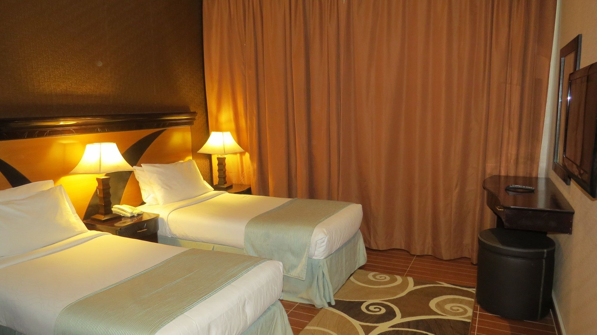 דובאי Al Jawhara Hotel Apartments מראה חיצוני תמונה