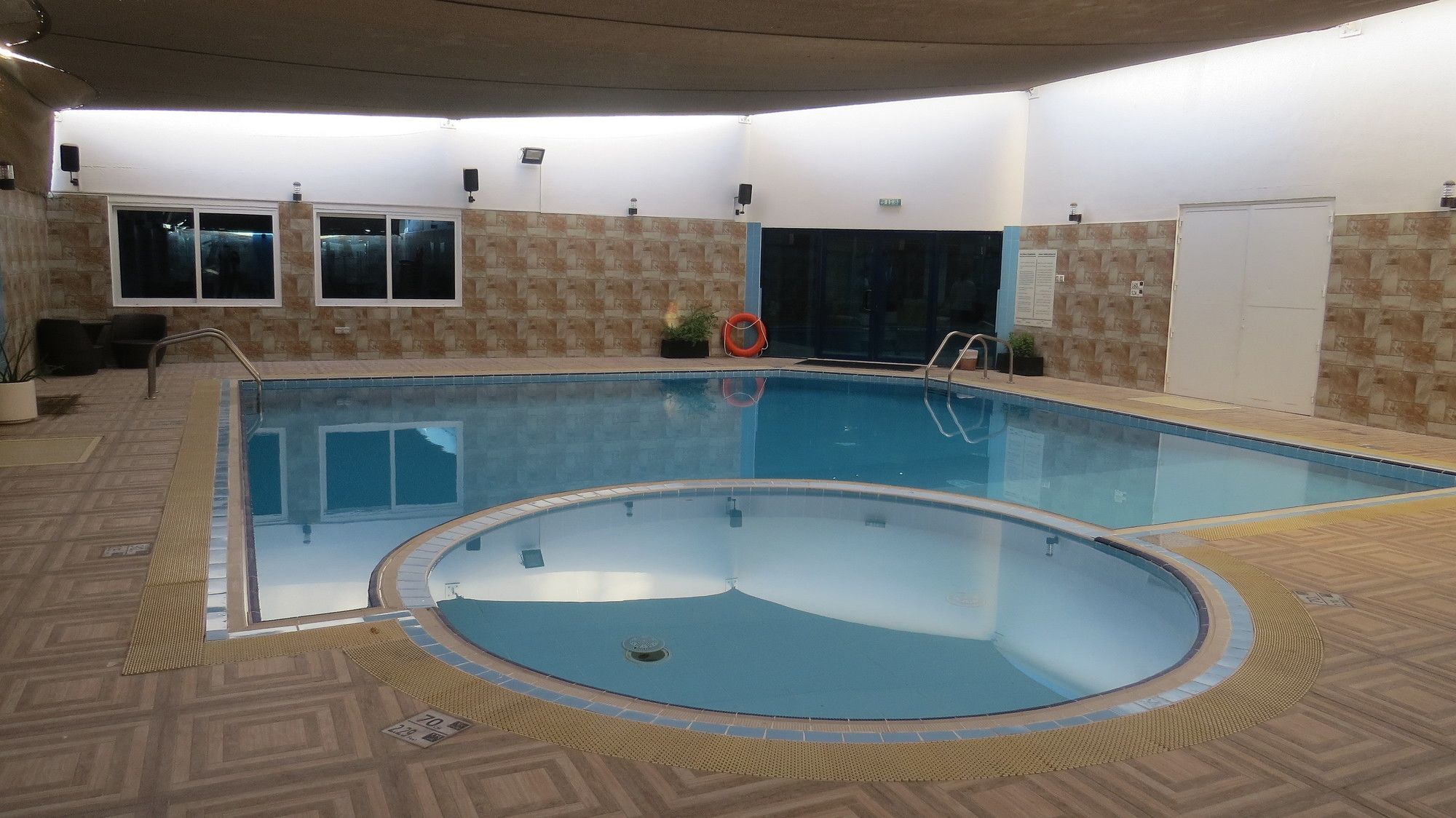 דובאי Al Jawhara Hotel Apartments מראה חיצוני תמונה