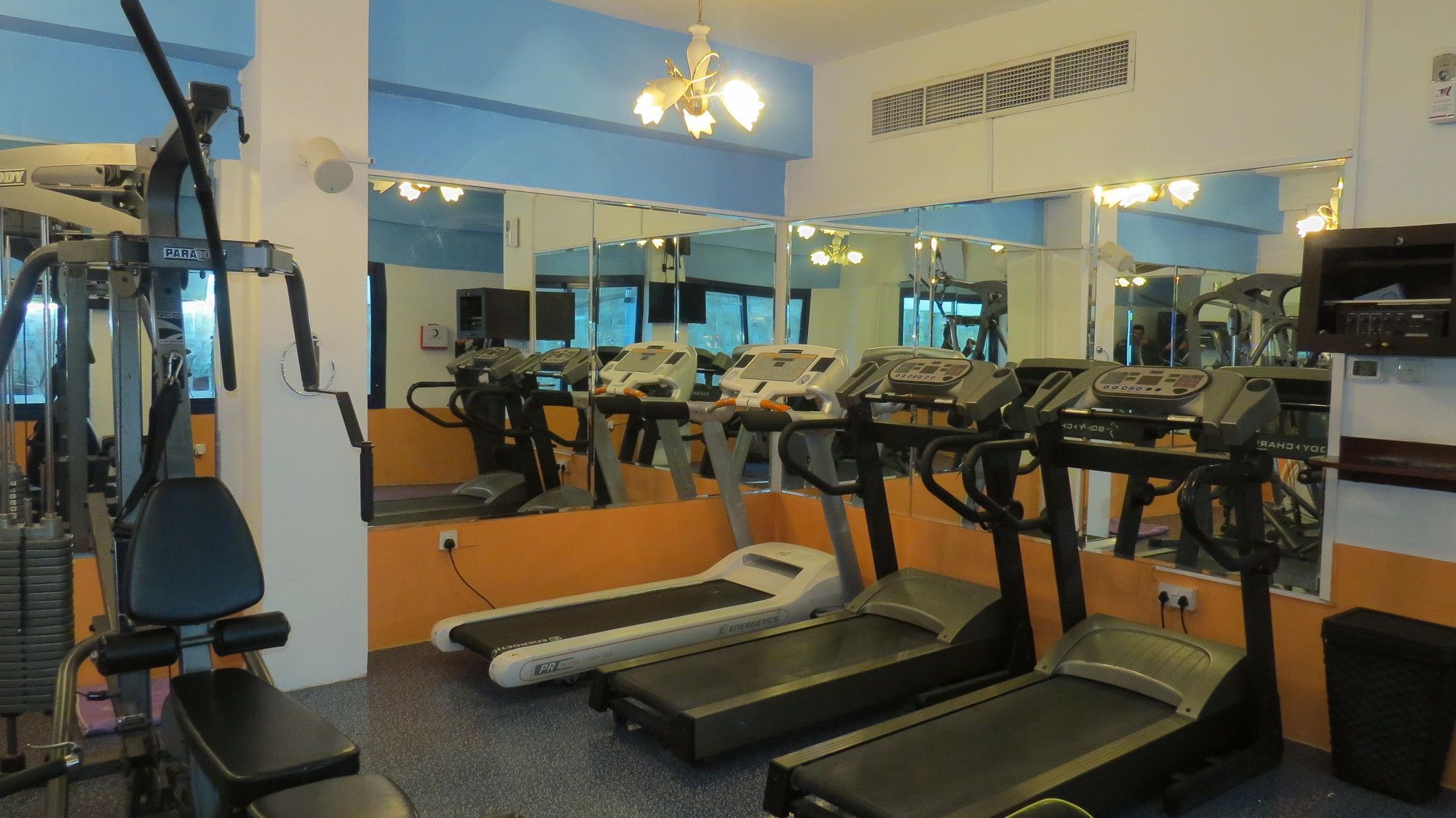 דובאי Al Jawhara Hotel Apartments מראה חיצוני תמונה